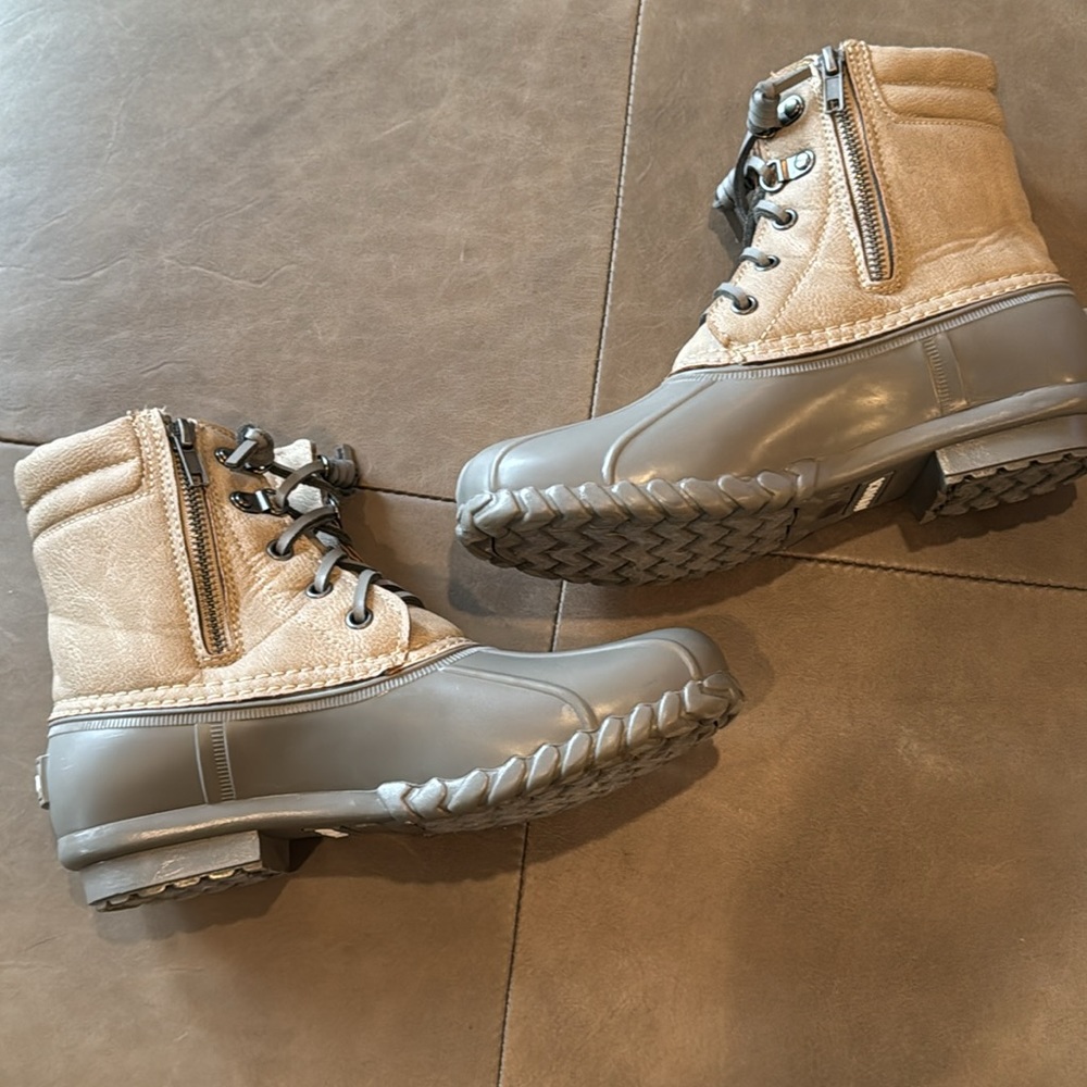 Nautica Sea Ripple Gray & Taupe Duck Rain/ Snow Boots (fits more like 6.5)